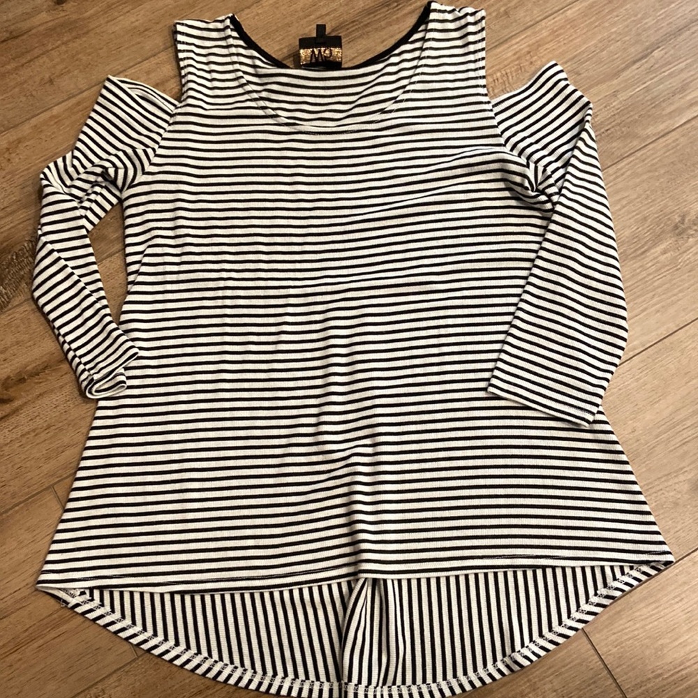 W5 Cold shoulder striped top